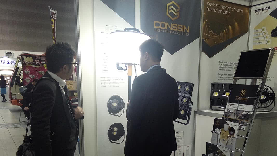 140lummins per Watt light at Conssin Lighting display stand